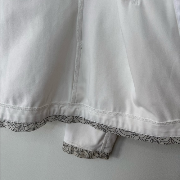 Lululemon Women's White Hooded Jacket - Picture 7 of 17